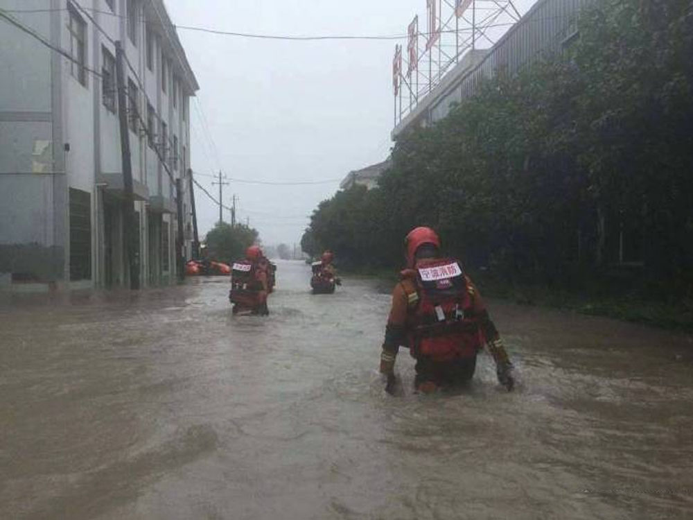 颱風煙花兩次登陸浙江，淹水災情嚴重。