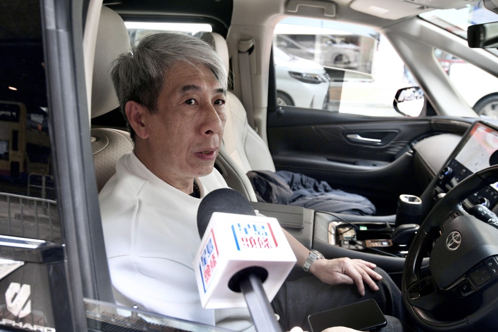 關先生表示，油價上漲令他每月的油費成本大幅增加。