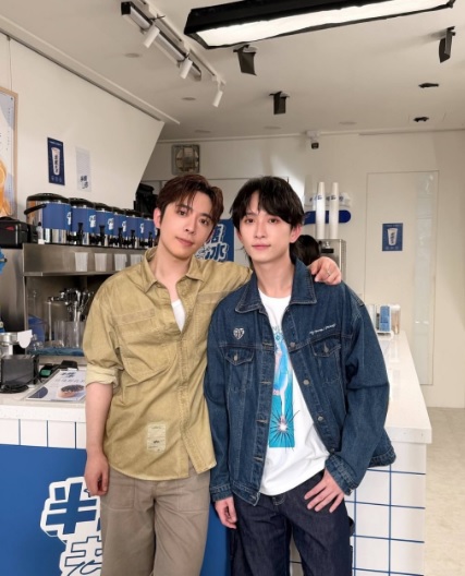 邱鋒澤為Edan《半糖去冰》MV客串一角。 邱鋒澤為Edan《半糖去冰》MV客串一角。