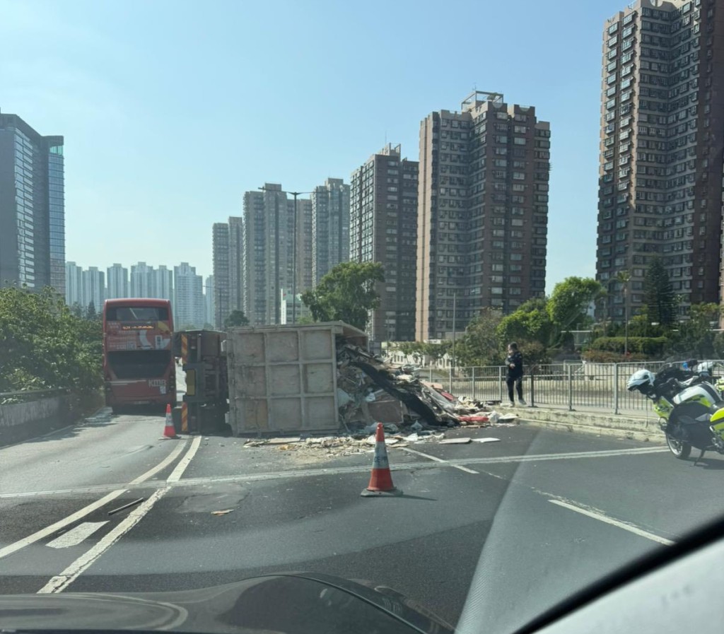 fb馬路的事 (即時交通資訊台)圖片