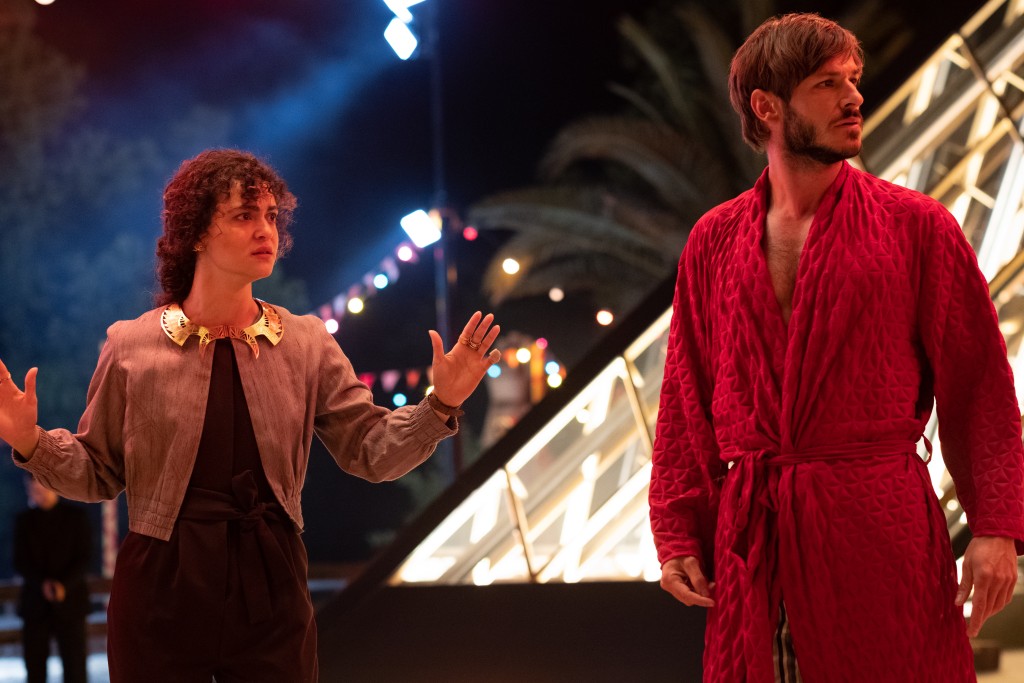 今年1月，37歲法國影帝卡斯柏烏尼奧因滑雪事故不幸身亡。