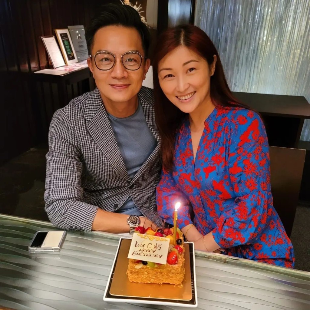 胡诺言与陈琪相识十多年，直至2003年拍摄剧集《九五至尊》才开始交往。