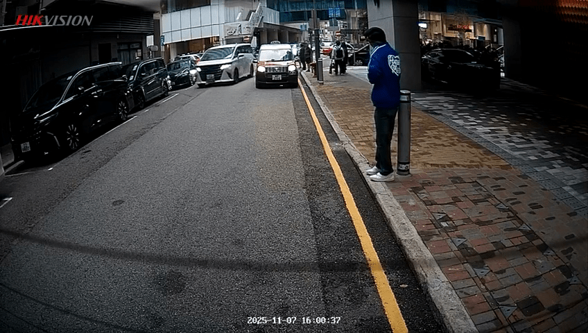 白色七人車轉入謝斐道時未見異樣。受訪者提供 白色七人車轉入謝斐道時未見異樣。受訪者提供