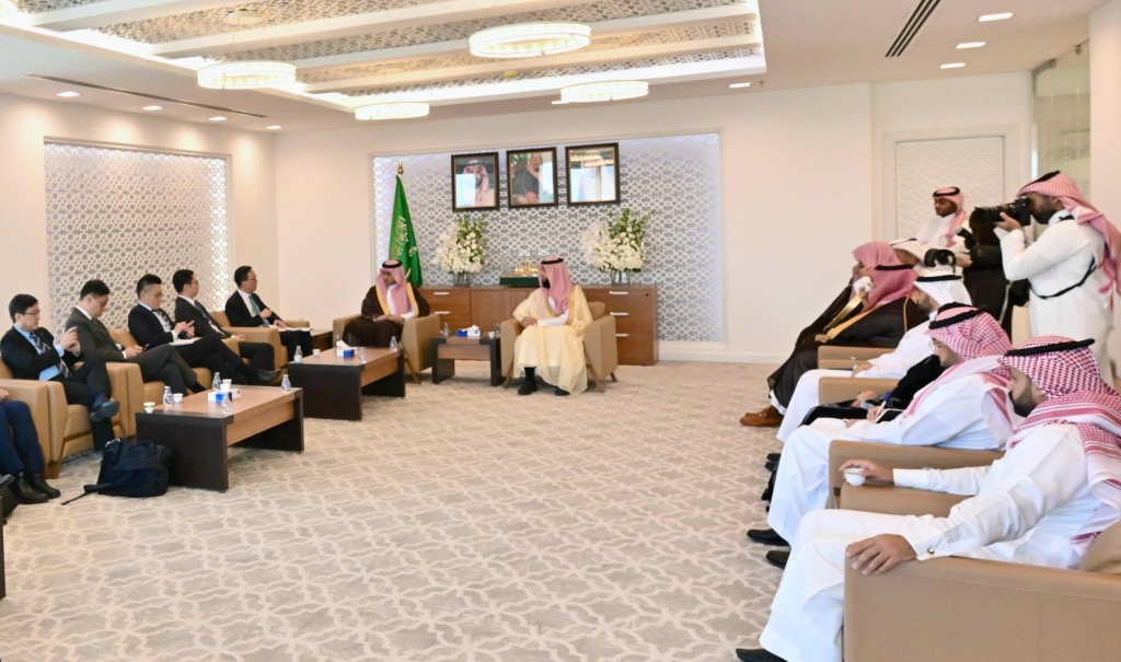 林定國（左五）和代表團會晤沙特司法部副大臣Najem bin Abdullah al-Zaid。政府新聞處