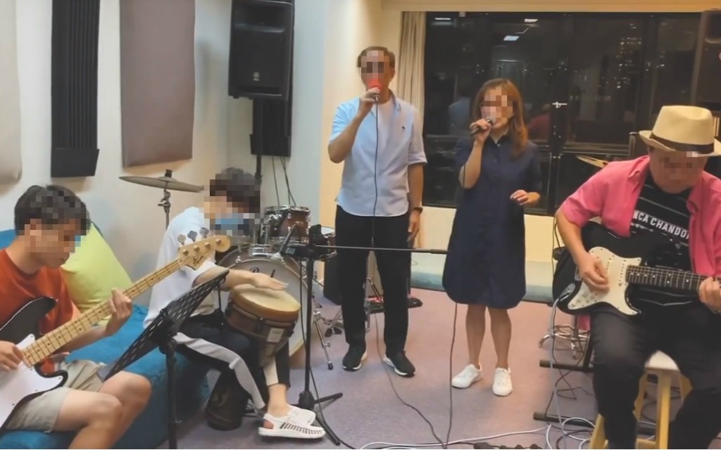 「Billy Sir音樂教室」不時上載演唱的片段。網上截圖