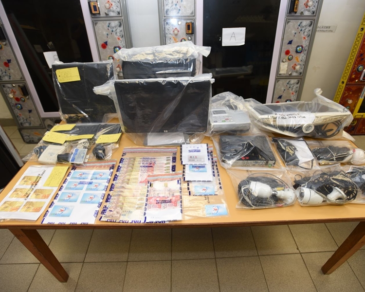 行動檢獲四部釣魚遊戲機和三部射擊遊戲機。