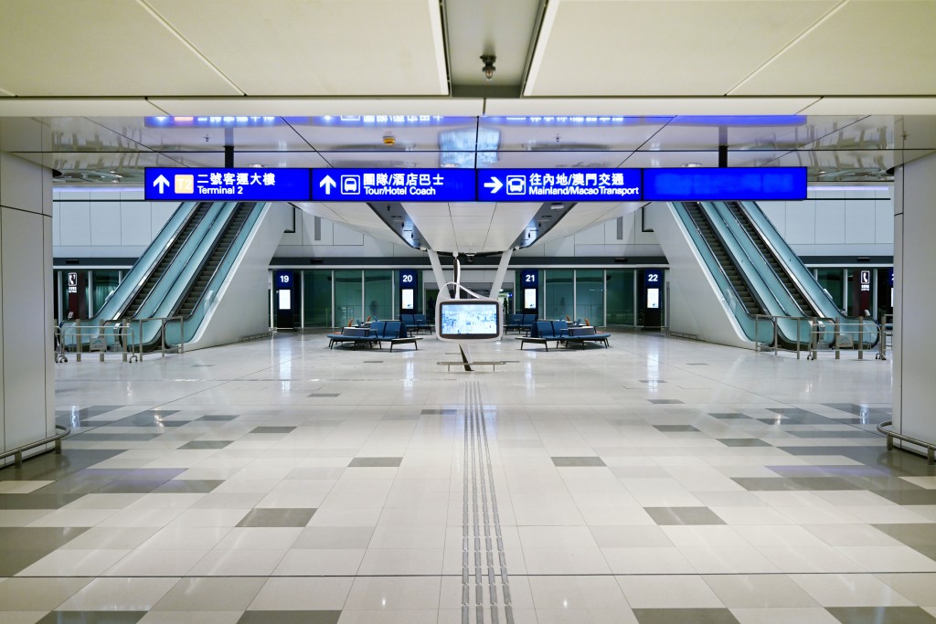 二號客運大樓旅客離港設施,預計開始營運後首12個月可處理約800萬人次旅客。 二號客運大樓旅客離港設施,預計開始營運後首12個月可處理約800萬人次旅客。