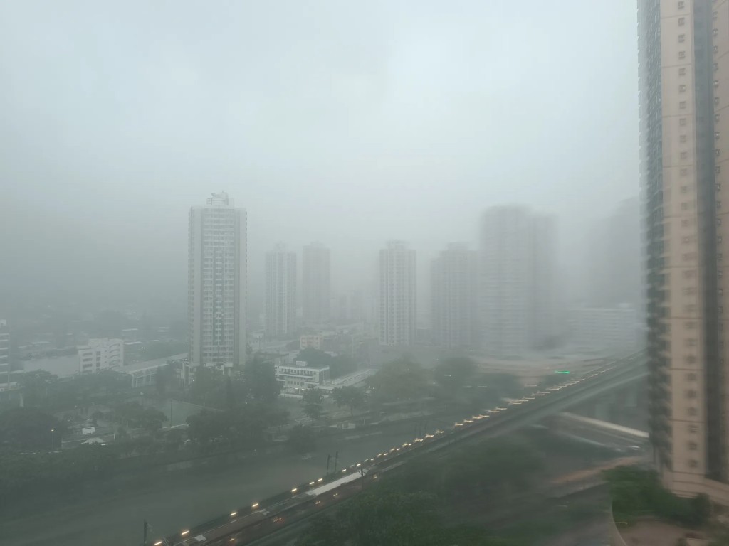 網民:使唔使咁大雨?資料來源:arashi_kwong@Threads 網民:使唔使咁大雨?資料來源:arashi_kwong@Threads