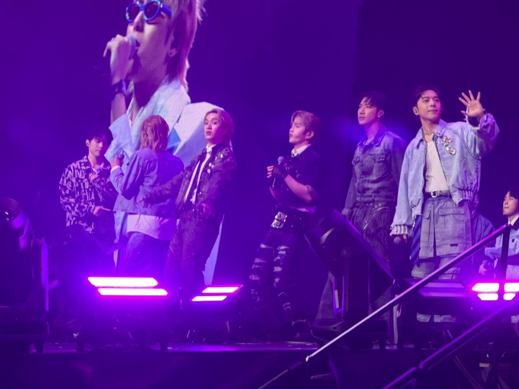 進入倒數階段，MIRROR隊長Lokman就跟ERROR隊長肥仔率領中人一起倒數。