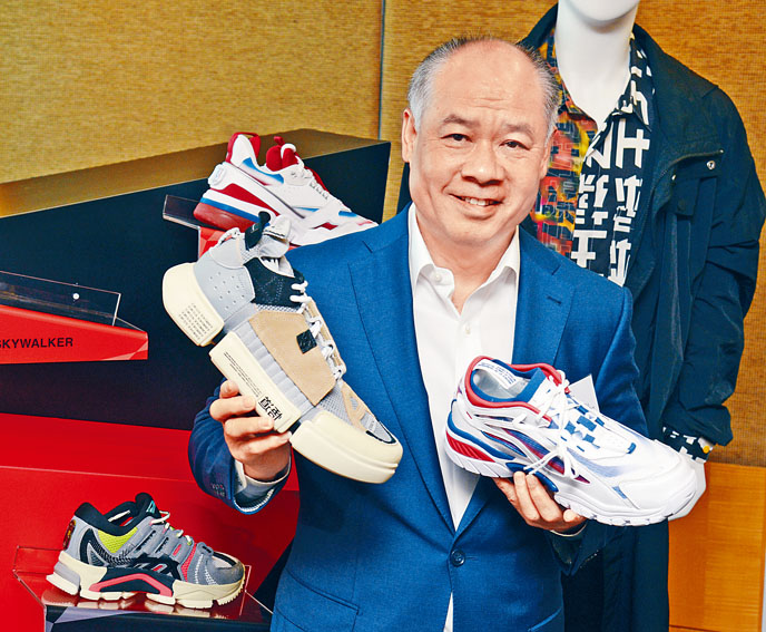 李宁为内地传奇体操运动员，1990年创办同名品牌