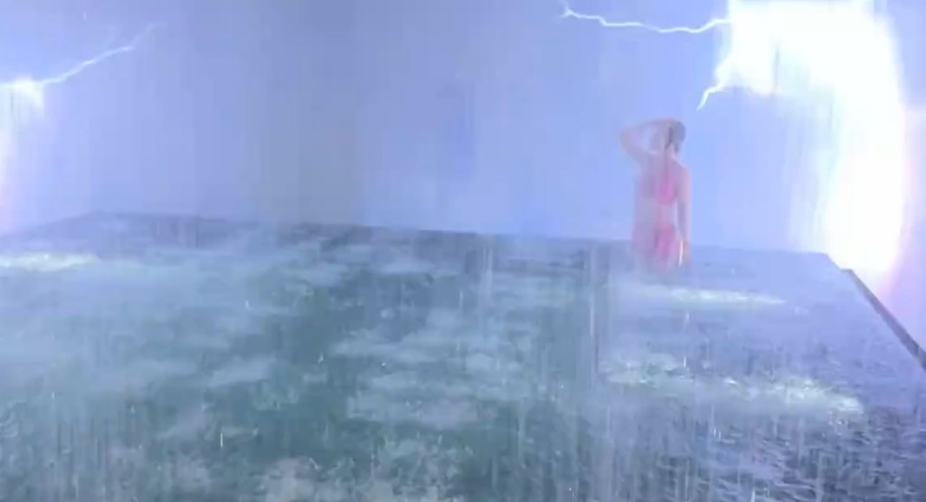 瀋陽有洗浴中心推出暴風雨溫泉，令人如置身恐怖末世。