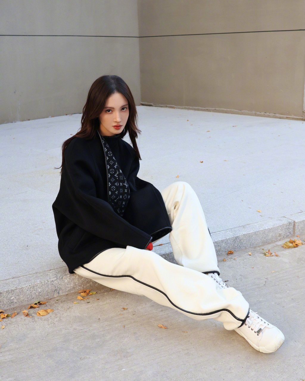 女星金晨被爆涉嫌交通肇事逃逸。微博@金晨