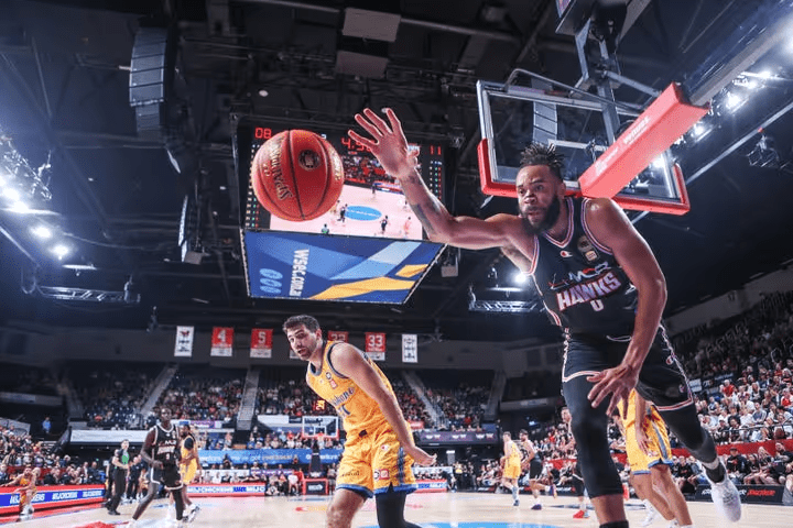 麥基在澳洲NBL鷹隊的表現十分亮眼。伊拉瓦拉鷹隊官網圖片