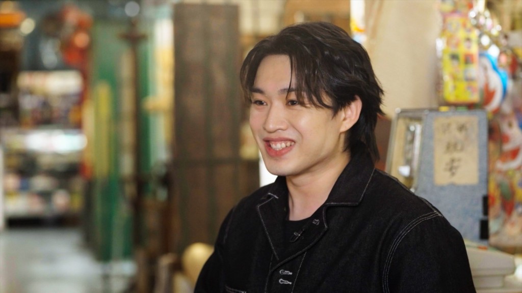 談到何謂「香港精神」？Jer︰「由爸爸媽媽嗰代開始，就已經係獅子山精神，好勤力，唔驚捱辛苦！」