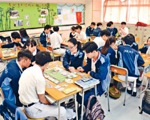 逾半直资学校亦拟于新学年加学费。