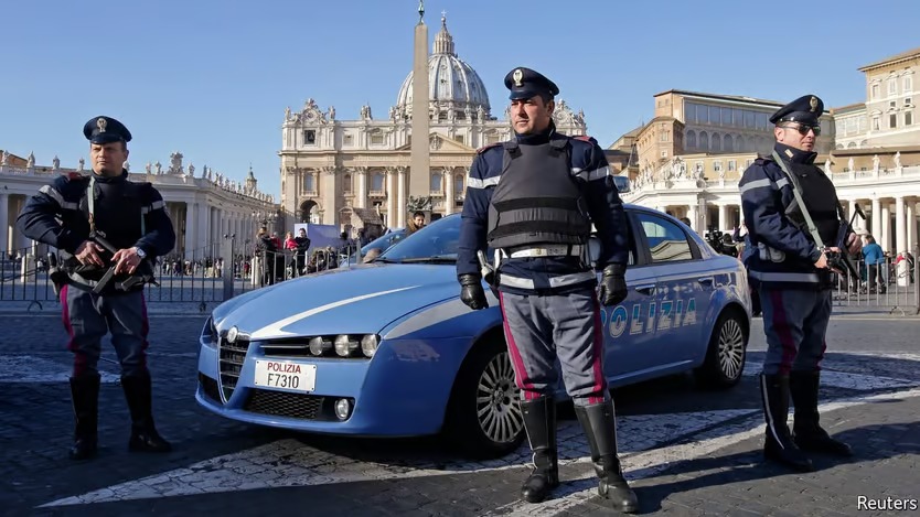 驻守罗马一批警员。路透社