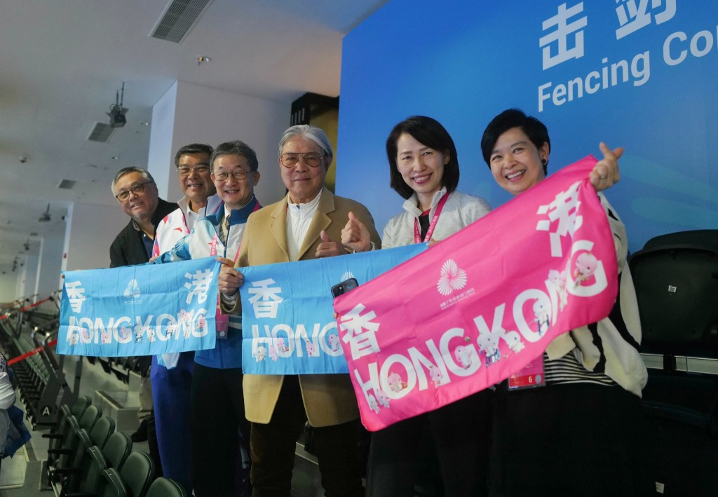 多名局長到場見證港隊奪冠一刻。何永賢FB