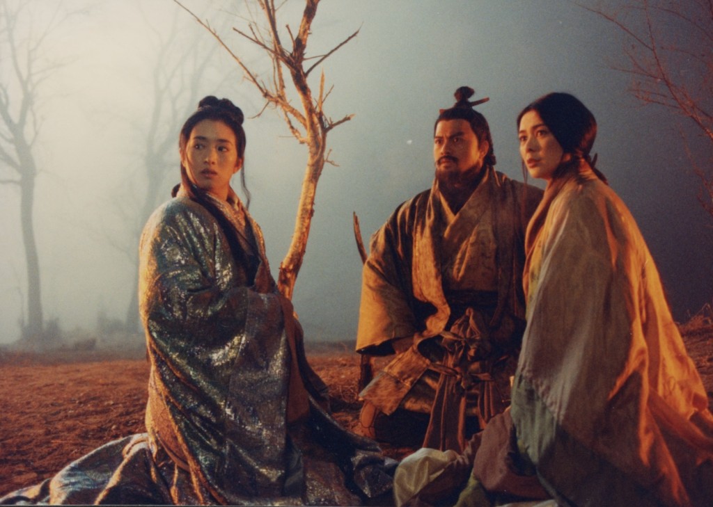 《西楚霸王》由呂良偉飾演項羽,關之琳飾演美人虞姬,鞏俐飾演工心計的呂雉。 《西楚霸王》由呂良偉飾演項羽,關之琳飾演美人虞姬,鞏俐飾演工心計的呂雉。