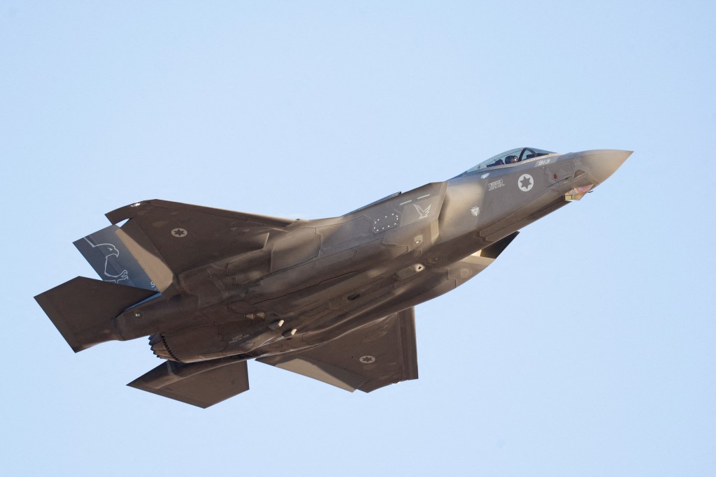 F-35B戰鬥機每架成本約為1.09億美元。路透社