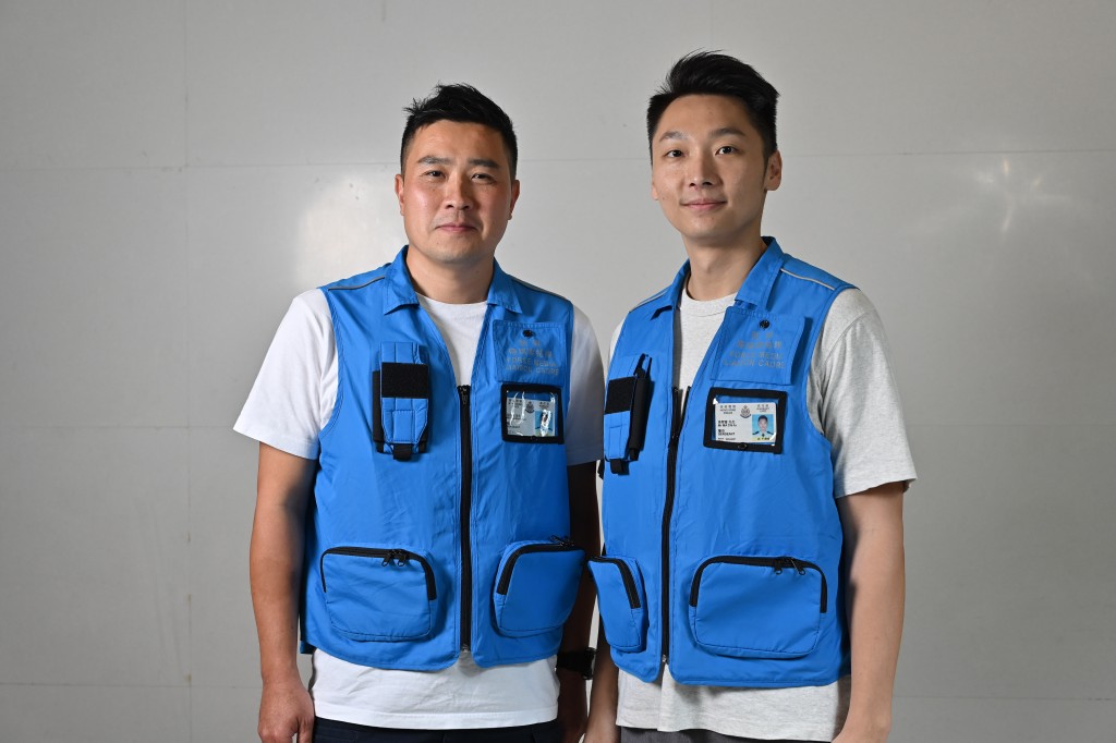 警长吴衍俊（左）和警长马智富（右）认为警察和记者执行各自的专业，只要相互谅解和各司其职，能在执法和采访之间达到双赢。