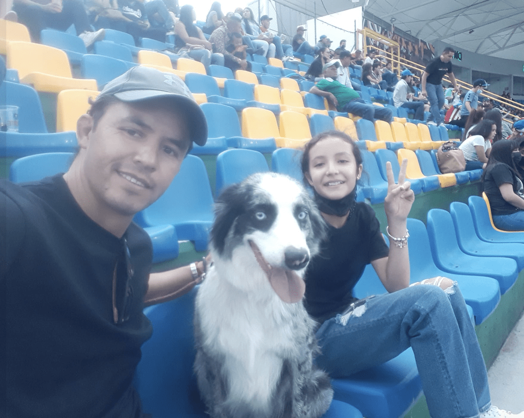卡洛斯經常在社交平台貼出與女兒的生活照，可見十分痛愛女兒。ffacebook@Csaa Arellano