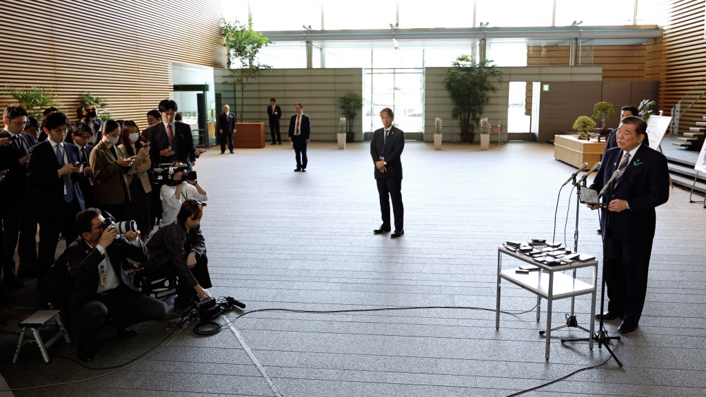 日本關稅|2025年4月17日,日相石破茂在日本代表赴美談判關稅問題後發表講話。 美聯社 日本關稅|2025年4月17日,日相石破茂在日本代表赴美談判關稅問題後發表講話。 美聯社