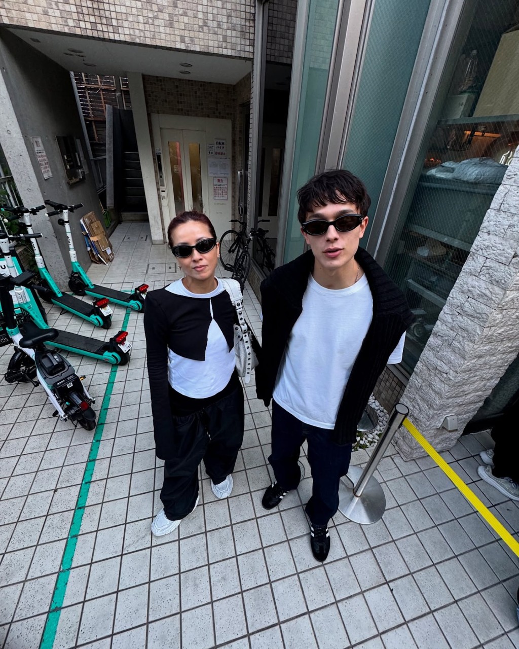 陳康堤現任緋聞男友「Shou Honda」分享與徐濠縈合照。 陳康堤現任緋聞男友「Shou Honda」分享與徐濠縈合照。