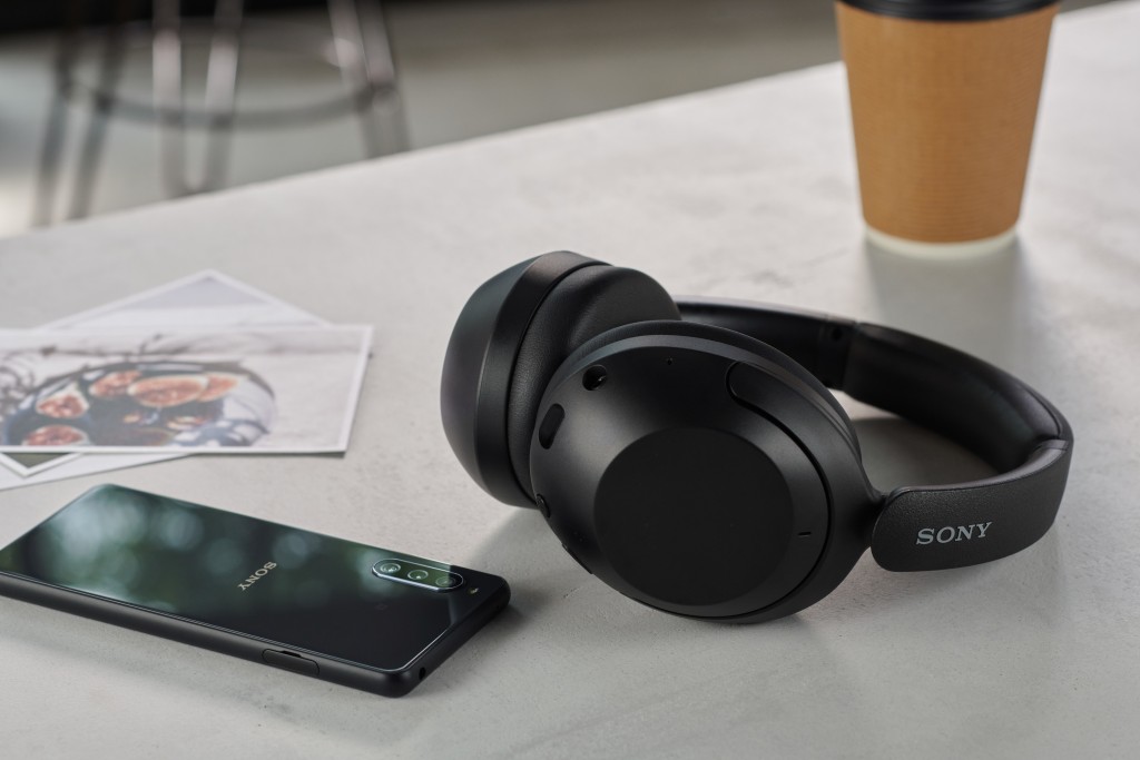 ●Sony头戴式无线耳机新作WH-XB910N，具备数码降噪、EXTRA BASS等功能，并支援LDAC编码及360 Reality Audio音乐。