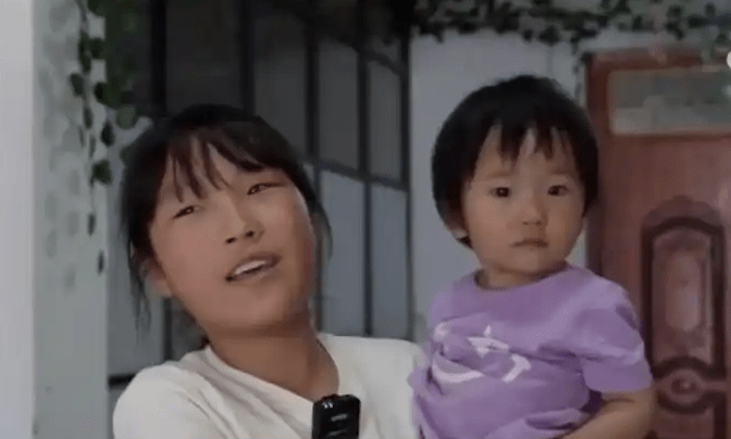 兩姐妹合照。 央視截圖 兩姐妹合照。 央視截圖