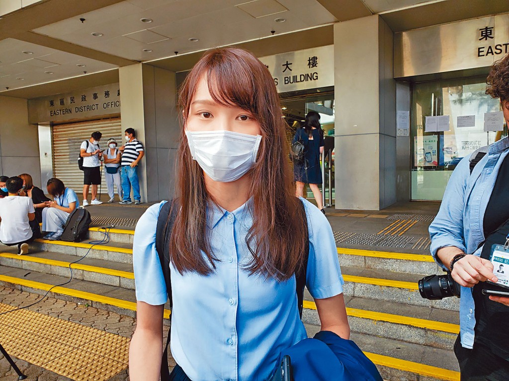 周庭昨在庭上承認「煽惑他人明知而參與未經批准集結」及「明知而參與未經批准集結」罪。
