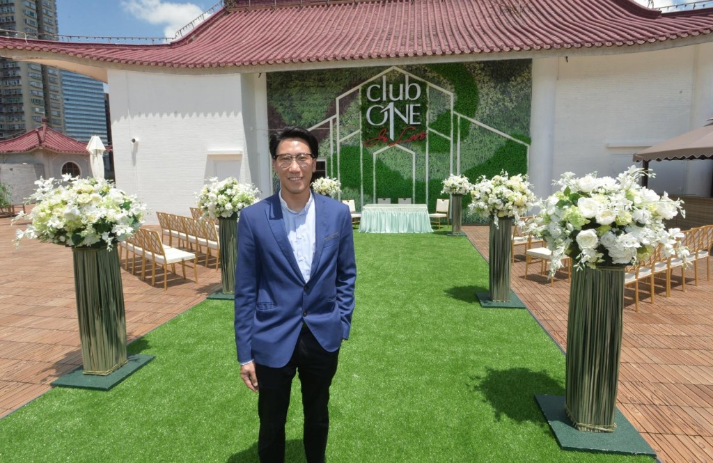 ClubOne執董陳浩弘表示,「水中天」每圍酒席全包由5000多至9000多元,至今已接獲300個婚宴訂單。