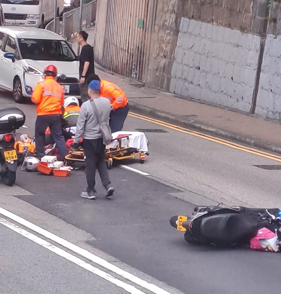 铁骑士倒地受伤。fb：香港突发事故报料区