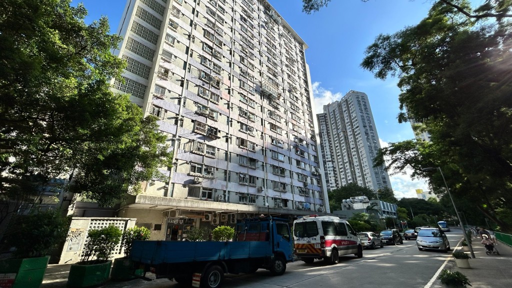 涉事的升降機為觀塘翠屏北邨於2026年2至7月完成更換的9部升降機,以及沙田博康邨於2025年5月至2026年7月完成更換的39部升降機。圖為沙田博康邨 涉事的升降機為觀塘翠屏北邨於2026年2至7月完成更換的9部升降機,以及沙田博康邨於2025年5月至2026年7月完成更換的39部升降機。圖為沙田博康邨