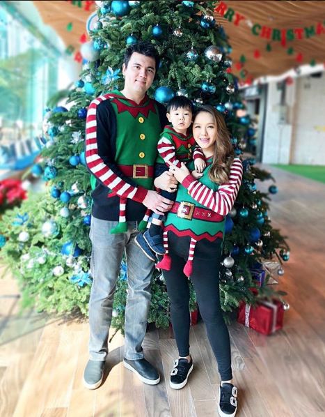 官恩娜与老公及囝囝