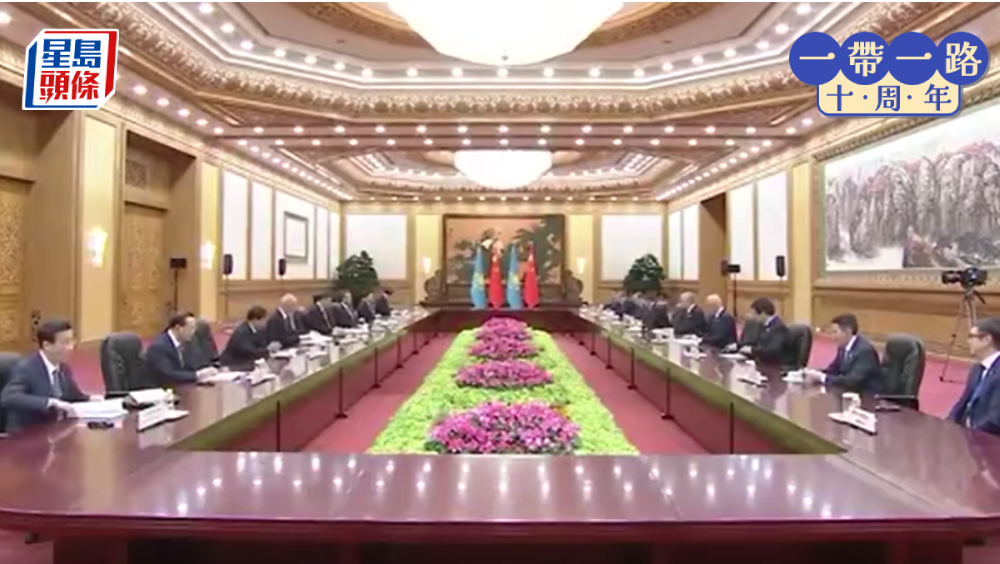 習近平會見哈薩克總統托卡耶夫。 央視新聞截圖