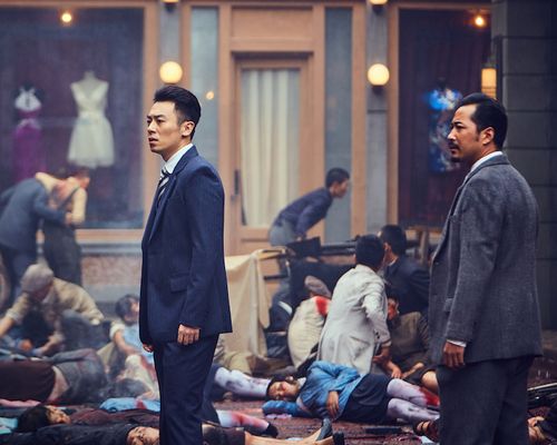周恩來面對四一二反革命政變死難者