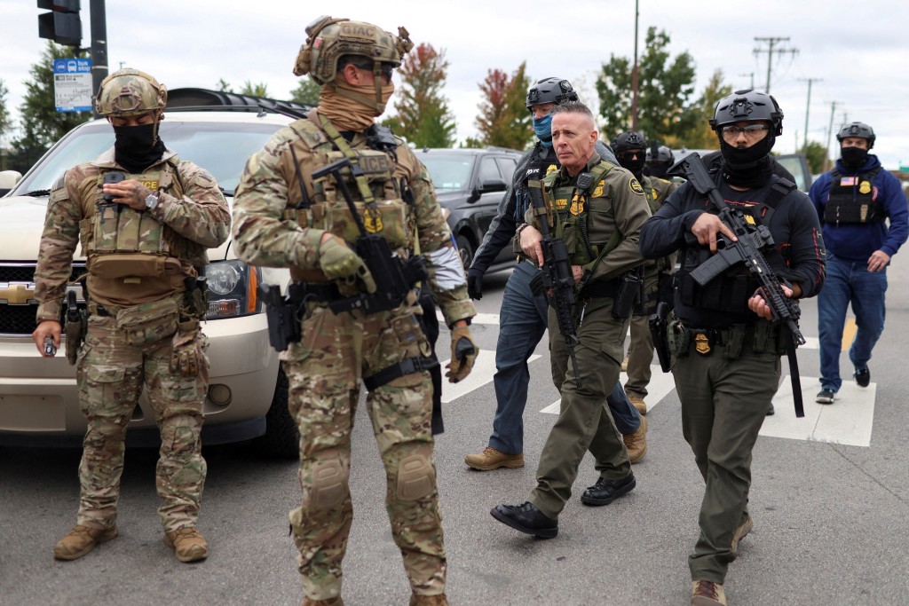 邊境巡邏隊指揮官博維諾（中），據報是預計離開的聯邦執法人員之一。路透社