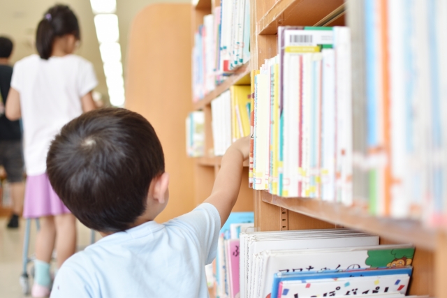  讀寫障礙兒童閱讀興趣提升方法1. 選擇合適書本類型（圖片來源：PhotoAC）