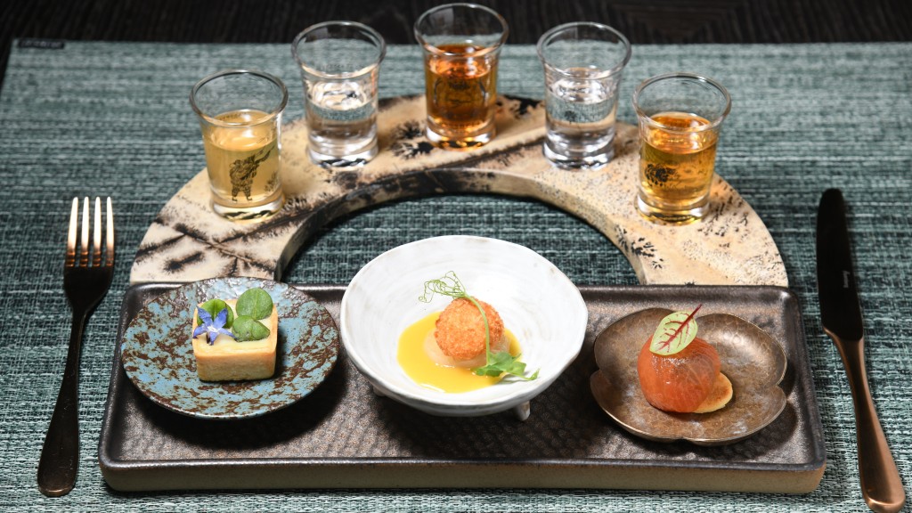 Glassbelly｜铜锣湾专研武夷山顶级岩茶配美食必试冰滴百花香肉桂配鱼子酱