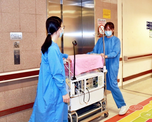 一名初生男嬰被遺棄在紅磡一公廁內,已送往伊利沙伯醫院檢驗。
