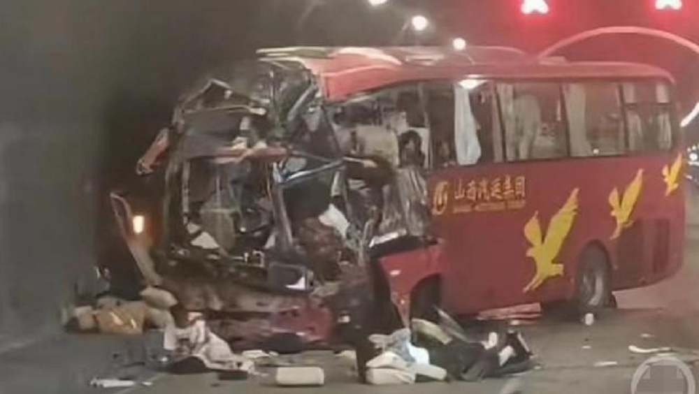 山西一高速公路隧道內大巴車撞牆致5死3重傷