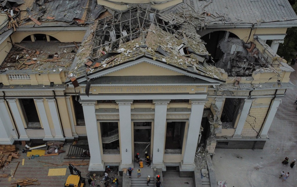烏克蘭敖德薩最大東正教堂被俄軍導彈擊中，屋頂幾乎消失。路透社