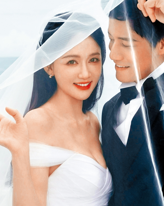 适逢结婚五周年纪念日，陈乔恩与老公Alan补办豪华婚礼。