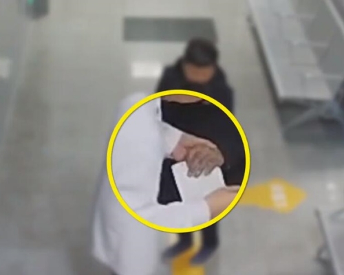 男子雙手發黑以為自己得血栓。網圖