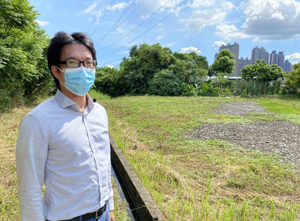 吳逸飛表示,署方在元朗排水繞道下游開闢了面積達七公頃,相等於10個標準足球場的人工濕地。黃偉綸網誌圖片