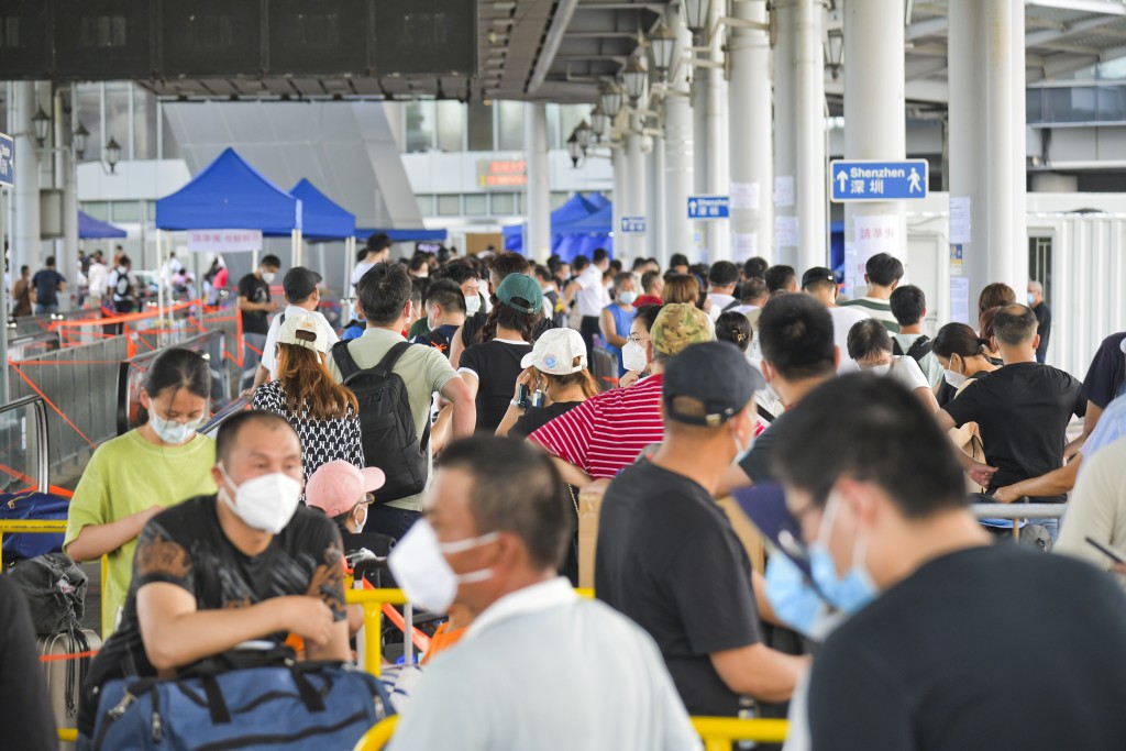 香港与内地仍然未免检疫通关。资料图片
