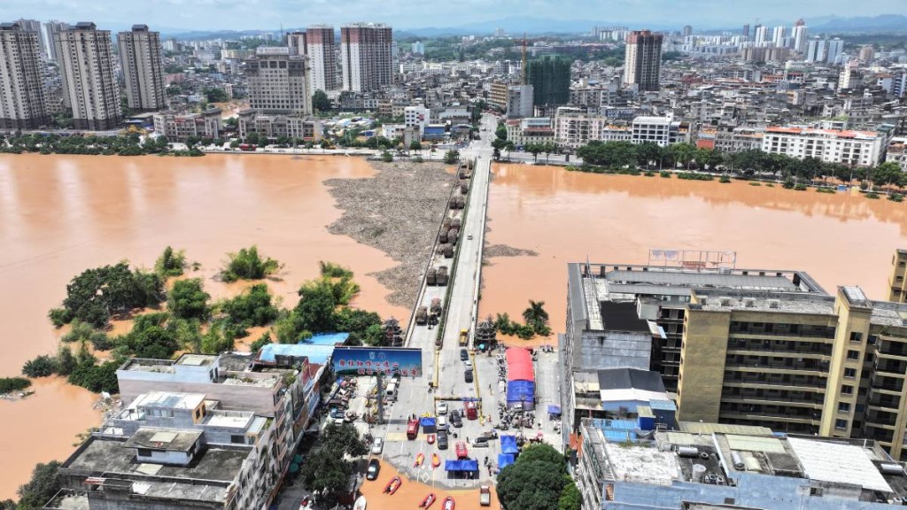 热带风暴「紫檀」影响广西多地暴雨成灾。新华社