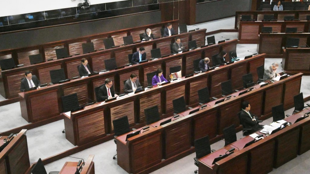 同性伴侶登記機制|法案委員會首開會 曾國衞:特區婚姻自由僅限於異性結合 無轉寰餘地