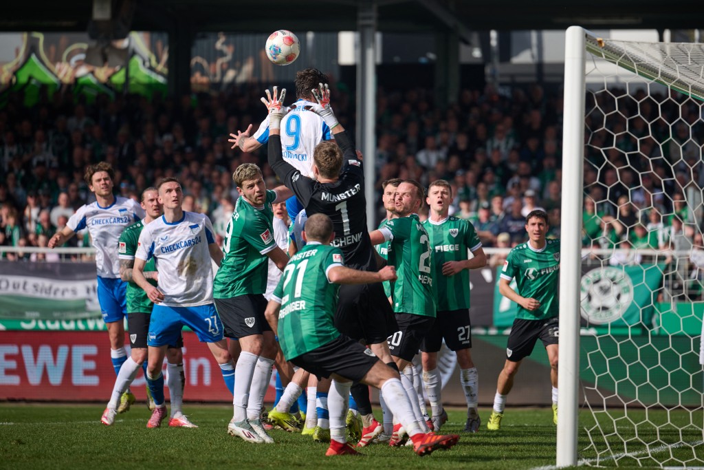 普斯辛蒙斯达亦以1:2不敌哈化柏林。法新社