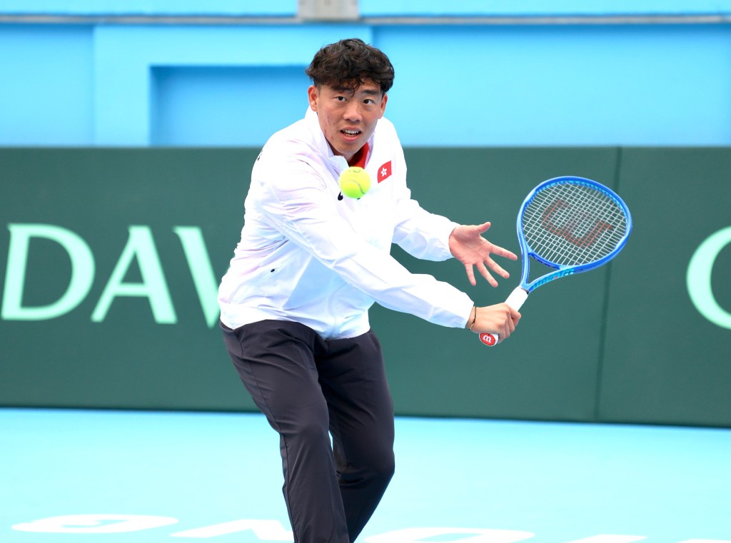 黃澤林今午在維園跟台維斯盃隊員練習。徐嘉華攝